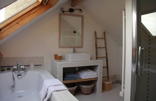 Aulnay-sur-Mauldre House | Les Hauts Du Val - chambres d'hotes