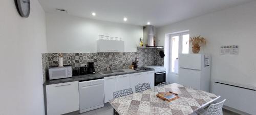 Jau-Dignac-et-Loirac House | "Les Hirondelles"