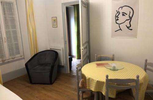 Saint-Florentin Apartment | Les Hirondelles