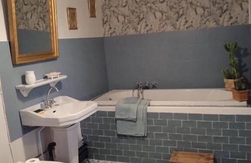 Saint-Antoine-de-Breuilh House | Les Hortensias