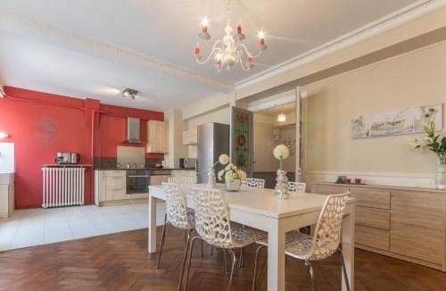 Nolay House | Les Hortensias