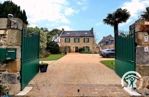 Saint-Jouan-des-Guerets Bed & Breakfast | les hotes de la motte