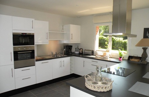 Sainghin-en-Melantois House | Les Ifs B: Charming Cottage & Private Garden - Lille