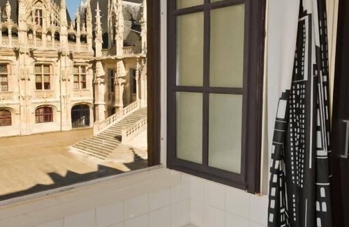 Quartier Vieux Marche-Cathedrale Hotel | Les Initiés