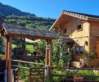Saint-Pierre-de-Curtille Bed & Breakfast | Les inseparables