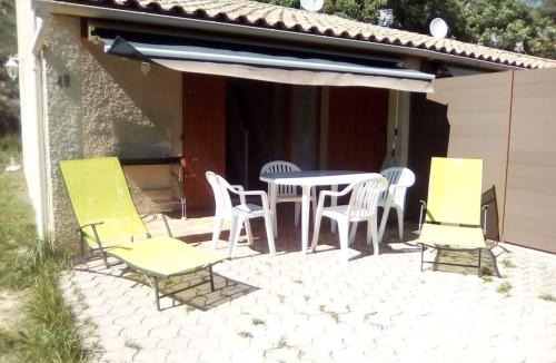 Saint-Martin-de-Bromes House | Les Iris , mazet 48