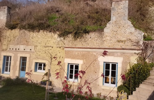 Troo Villa | Les Iris unusual gîte, entirely troglodytic!