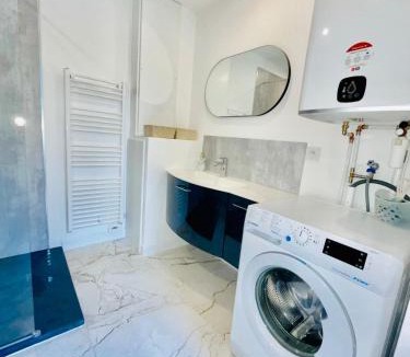 Moulins Apartment | Les Jardins Bas