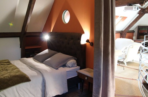 Les Veneurs House | Les Jardins Carnot