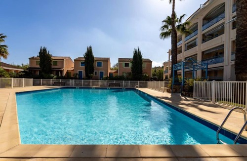 Le Lavandou Apartment | Les Jardins d'Anglade by Interhome