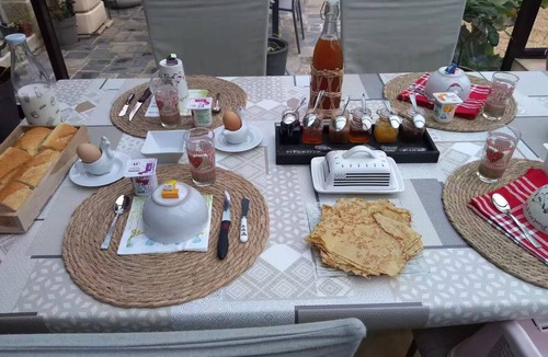 Lanmeur Bed & Breakfast | Les jardins de Kerangouez Bed and breakfast