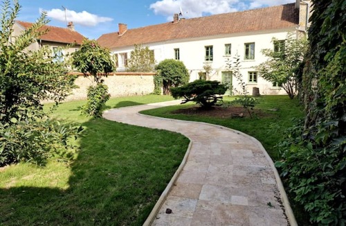 Arthies House | Les Jardins de Rosie