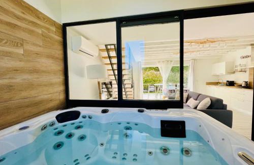 Uchaux Villa | Les Jardins du Castelas - Domaine et Spas