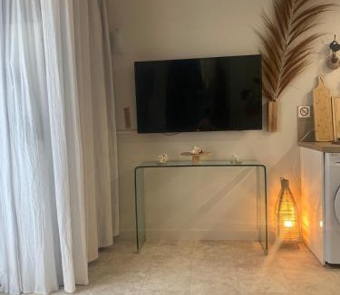 Vic-la-Gardiole House | Les Jardins du Soleil