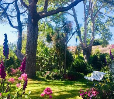 Fermanville Bed & Breakfast | Les jardins du Tôt