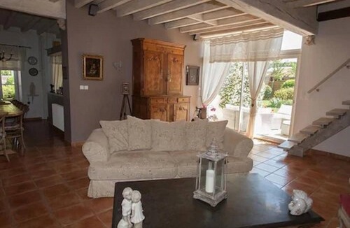 Dame-Marie-les-Bois House | Les Jarrières