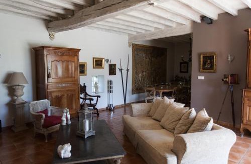 Dame-Marie-les-Bois Bed & Breakfast | Les Jarrieres