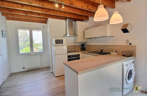 Cite House | Les Jonquilles - ST Quay Perros