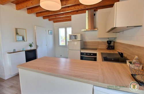 Cite House | Les Jonquilles - ST Quay Perros