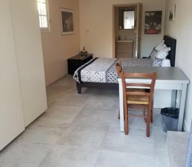 Espondeilhan Bed & Breakfast | Les Lauriers