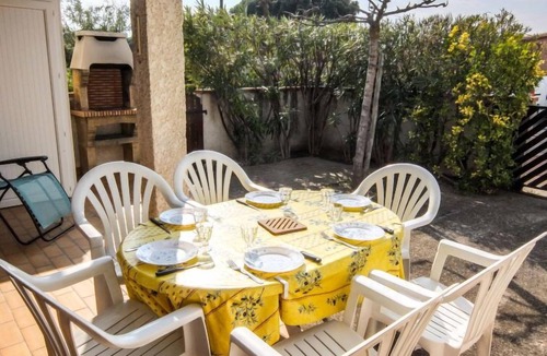 Saint-Cyprien Plage House | Les Lauriers Roses by Interhome