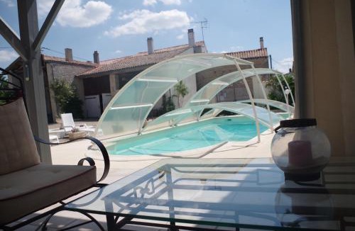 Saint-Hilaire-la-Palud Bed & Breakfast | Les Lavandières