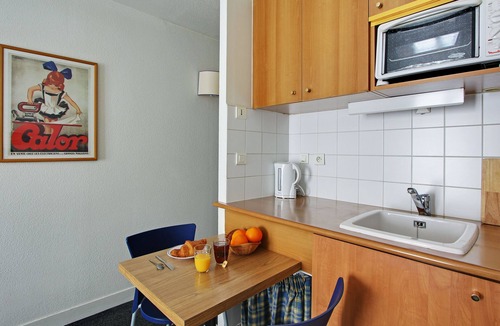 Les Lilas Apartment | Les Lilas Serviced Apartments