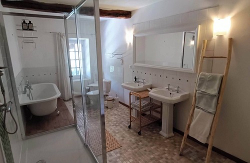 Sonnac-sur-l'Hers Bed & Breakfast | Les lits de Montbel B&B