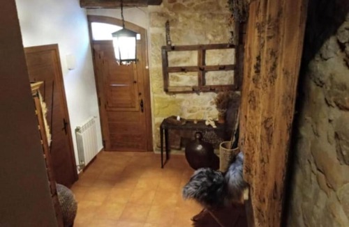 Arnes House | Les Llúdrigues