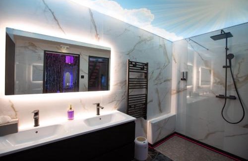 Saint-Quentin-sur-Isere Hotel | LES Lodges de l'Elégance