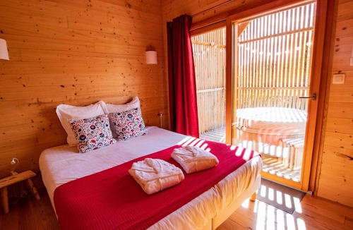 Virignin Cabin | Les Lodges de la ViaRhôna/cabane-spa