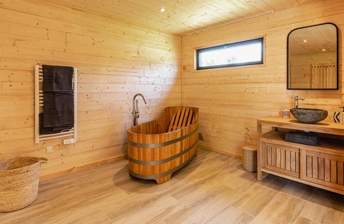 Aire-sur-la-Lys Cabin | Les Lodges de Malbrough