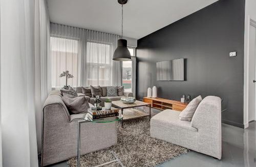 Pointe-Saint-Charles Apartment | Les Lofts du Centre by Simplissimmo