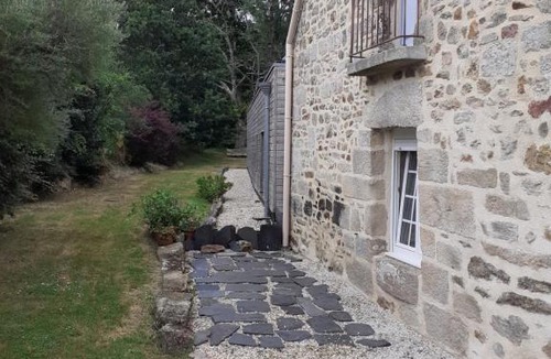 Ambon Bed & Breakfast | Les loges de yoff