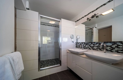 Cabrieres-d'Avignon Hotel | Les Loges du Luberon