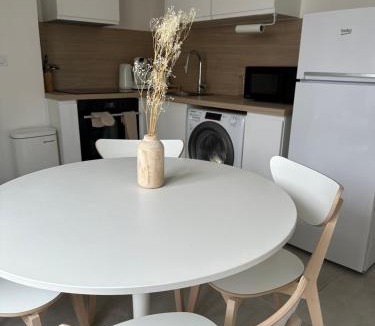 Bagneux Apartment | Les Lotus - Joli F2 rénové