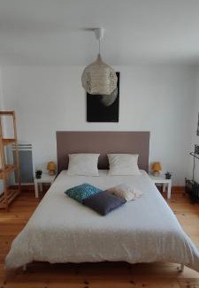 Pertheville-Ners House | les Lys Jolie suite parentale privative deux adultes avec sdd