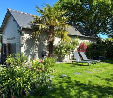 Saint-Lunaire Bed & Breakfast | Les Mûres