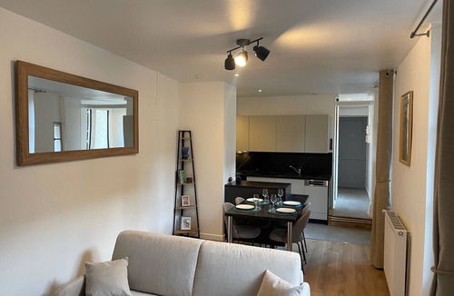 Secteur 2 Apartment | Les Mûriers*