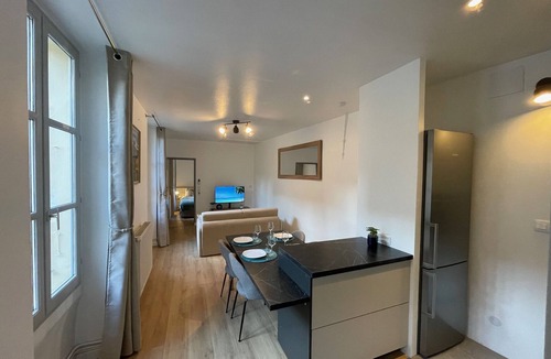 Secteur 2 Apartment | Les Mûriers*