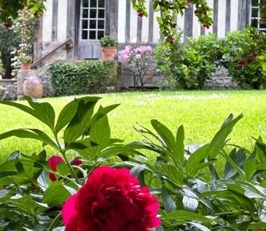 Manerbe House | Les Maisons de Marie