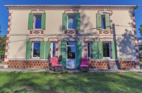 Trensacq House | Les Maisons Des Houssats with Shared Pool and Private Terrace