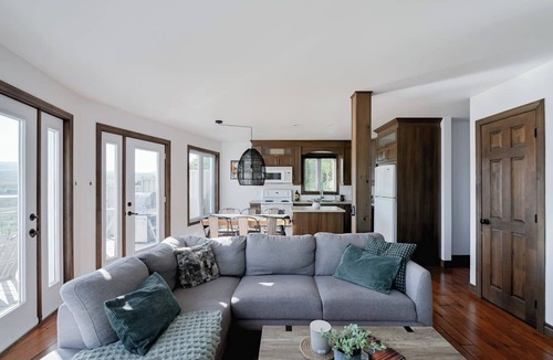Baie-St-Paul House | Les Marées - Breathtaking Views, Slopes & Hot Tub