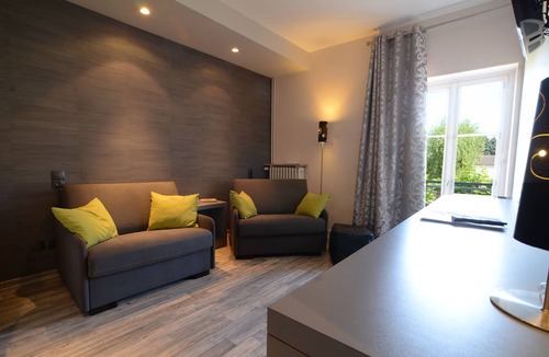 Rhone Hotel | Les Maritonnes Park & Vineyard