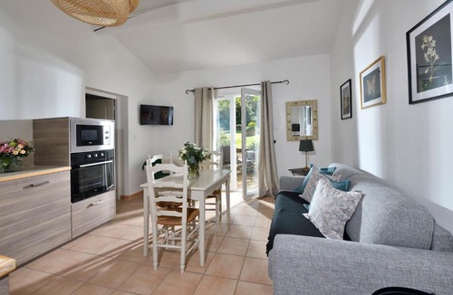 Eyragues Hotel | Les Mazets de Marie de Jules