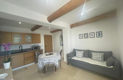 Greoux-les-Bains House | Les Mazets Du Pas