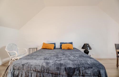 Sens-de-Bretagne Apartment | Les mesliers