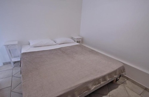 Sainte-Maxime City Centre Apartment | Les Mimosas