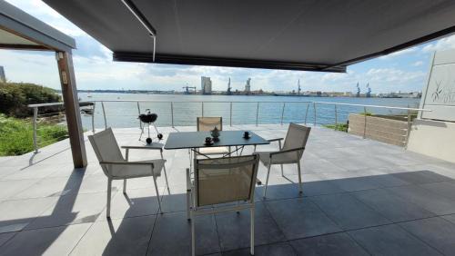 Locmiquelic House | Les minahouets