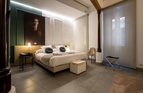 Barri Vell - Santa Creu Hotel | Les Monges Palace Boutique